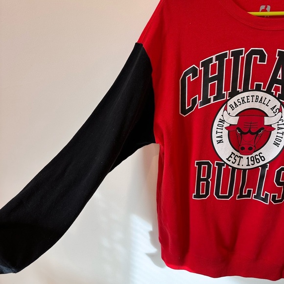 Chicago Bulls Sweatshirt - Picture 5 of 8